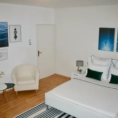 Marinesa Apartment