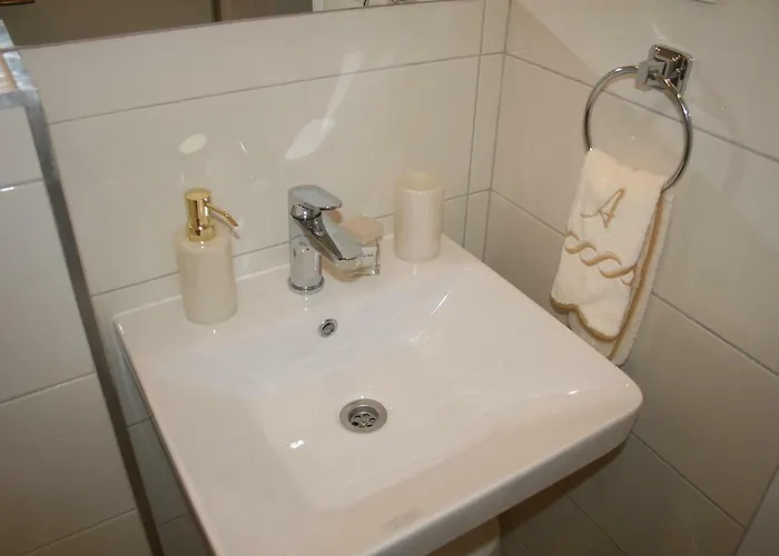 Marinesa Apartment *