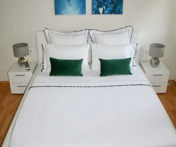 Apartment Marinesa *